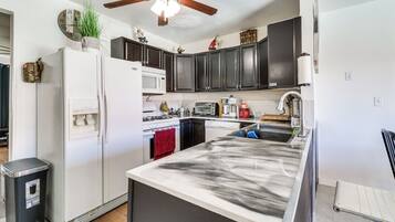 บ้านพัก (3 Bedrooms) | ภายใน