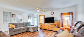 Greenville Home: 2 Mi to Downtown!