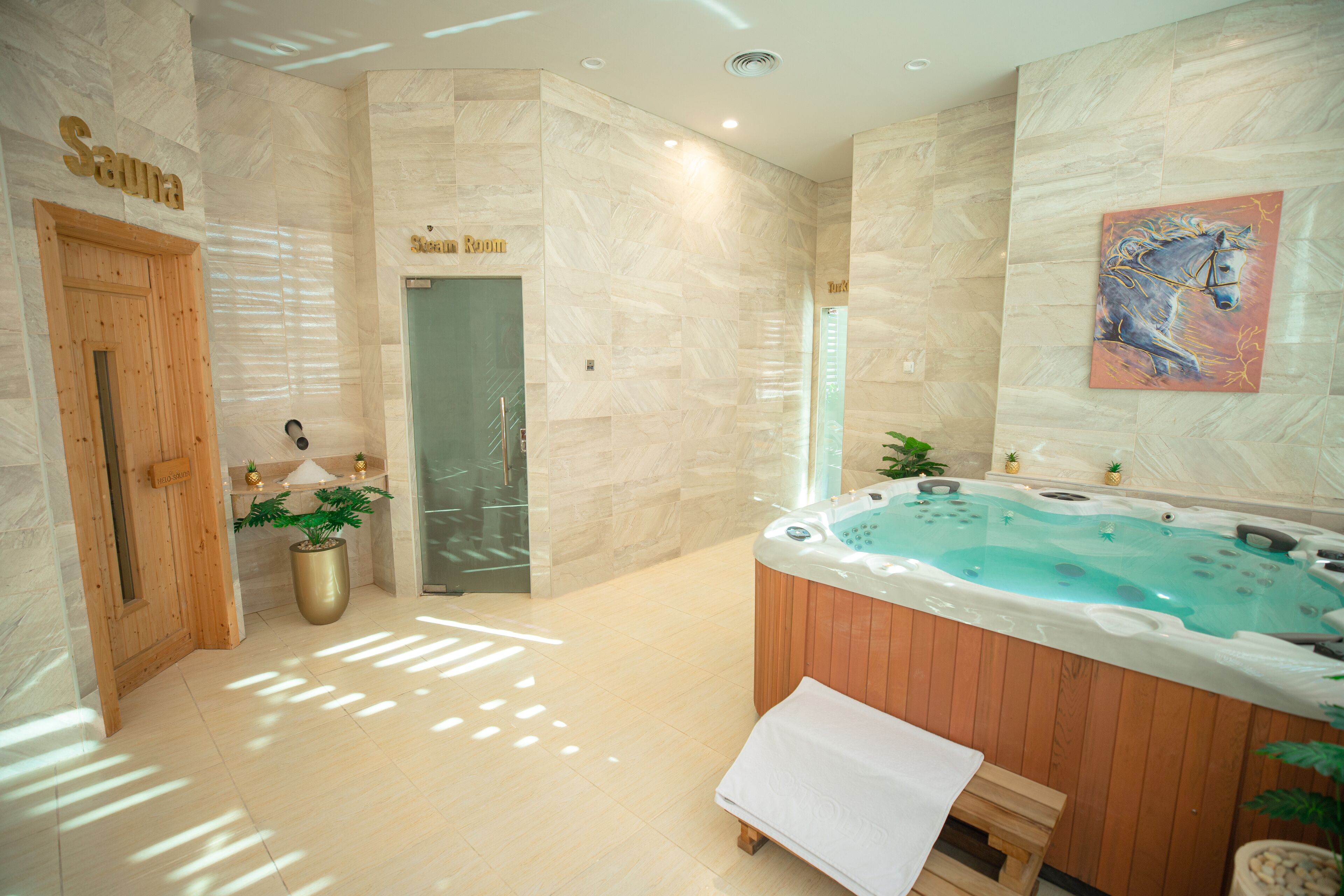 Sauna, Dampfbad, Massageanwendungen