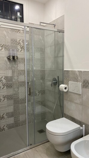 Apartment, 1 Bedroom | Bathroom | Toilet paper - Apartment Capomare A 5 Minuti Dal Mare (Albisola Superiore)