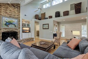 Smart TV, fireplace - 11 Salem Road - New to Rental Market and Great Spring and Summer Pricing! (Hilton Head Island)
