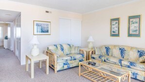 TV - 2 Bedroom Oceanfront with a Pool (Ocean City)