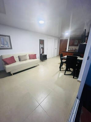 Living area - Iluminado y Cómodo Apartamento con Magnificas Vistas y Excelente Ubicación! (Cartagena de Indias)