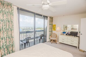 2 bedrooms, Internet, bed sheets - 2 Bedroom, 2 Bath Oceanfront Townhouse (Ocean City)