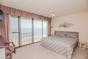 2 bedrooms, internet, bed sheets - 2 Bedroom, 2 Bath Oceanfront Townhouse (Ocean City)