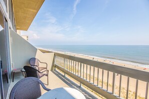 Property grounds - 2 Bedroom, 2 Bath Oceanfront Townhouse (Ocean City)