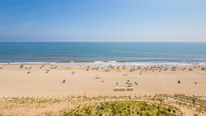 Beach - 2 Bedroom, 2 Bath Oceanfront Townhouse (Ocean City)