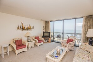 TV - 2 Bedroom, 2 Bath Oceanfront Townhouse (Ocean City)