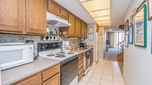 Private kitchen - 2 Bedroom, 2 Bath Oceanfront Townhouse (Ocean City)