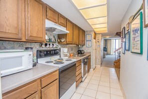 Fridge, microwave, toaster, cookware/dishes/utensils - 2 Bedroom, 2 Bath Oceanfront Townhouse (Ocean City)