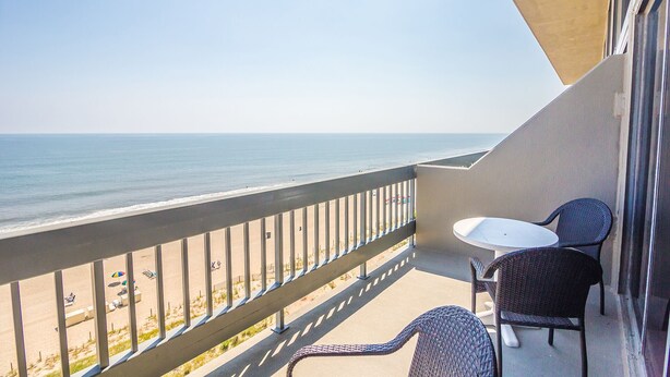 Property grounds - 2 Bedroom, 2 Bath Oceanfront Townhouse (Ocean City)