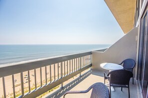 Property grounds - 2 Bedroom, 2 Bath Oceanfront Townhouse (Ocean City)