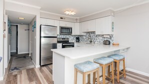 Coffee/tea maker, fridge, microwave, toaster - A View worth a million bucks (Ocean City)