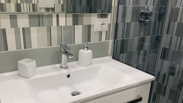 Comfort-Zimmer, 1 King-Bett, Nichtraucher, eigenes Bad | Badezimmer