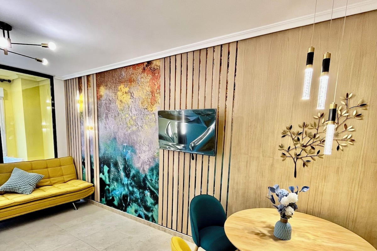 Apartemen Mewah, Beberapa Tempat Tidur, balkon | Ruang keluarga | Smart TV, Netflix, dan layanan streaming