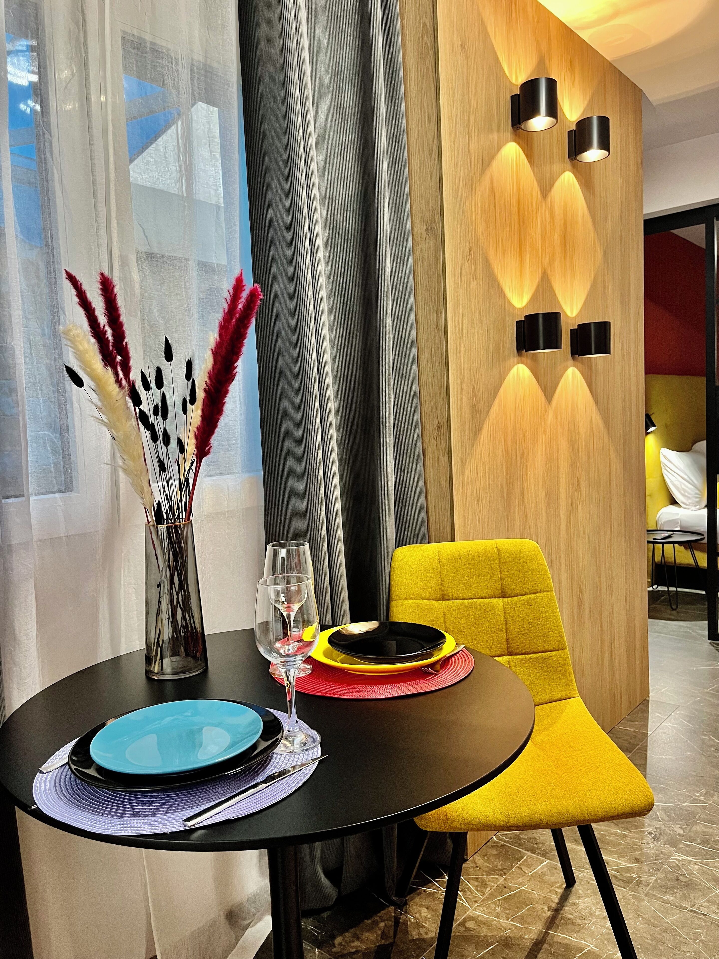 Comfort-lejlighed - 1 queensize-seng med sovesofa - gårdsplads | Opholdsområde | Smart-tv, Netflix, streamingtjenester