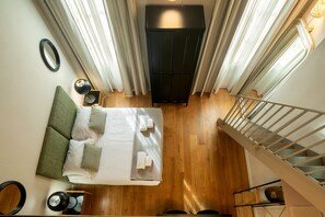 4 habitaciones, tabla de planchar con plancha, wifi y ropa de cama 