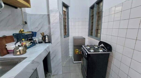 Fridge, microwave