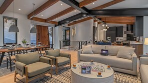 Smart TV, chimenea y oficina