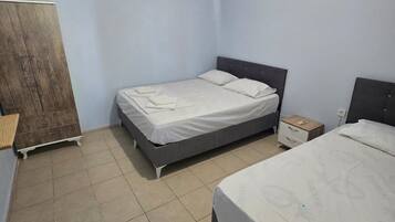 1 chambre, bureau, espace de travail pour ordinateur portable
