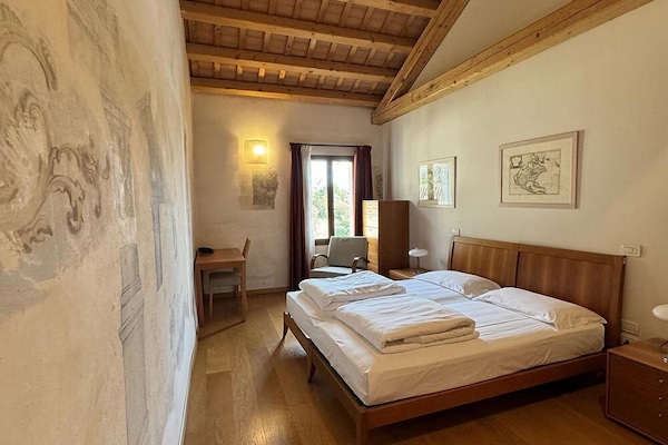 Comfort Double Room | Desk, free WiFi, bed sheets