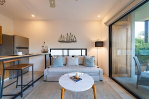 Smart TV - Modern condo in cetral location (Bahias de Huatulco)