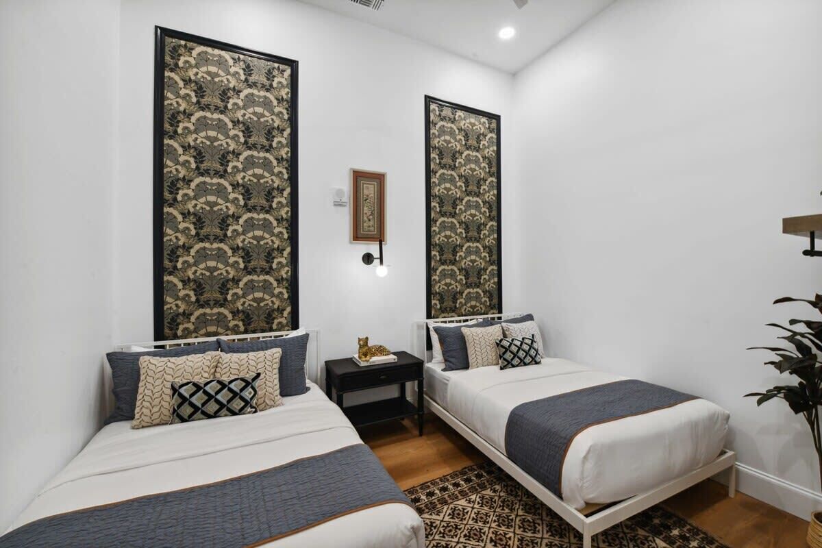 7 soveværelser, skrivebord, strygejern/strygebræt, weekendseng