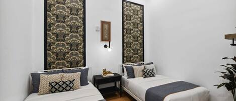 7 soveværelser, skrivebord, strygejern/strygebræt, weekendseng