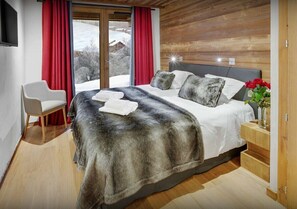 4 slaapkamers, een strijkplank/strijkijzer, reisbedje, gratis wifi