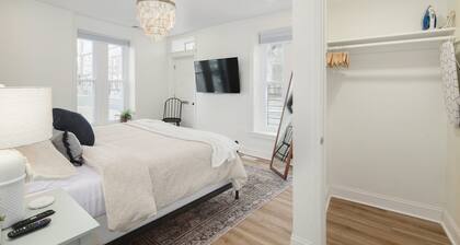 Serene Silverwood – Spacious 2B/2B with Parking