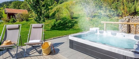 Bain à remous extérieur