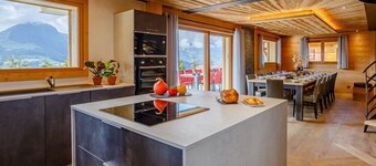 14-person chalet ideal for families