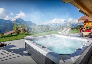 Outdoor spa tub - 14-person chalet ideal for families (Manigod)