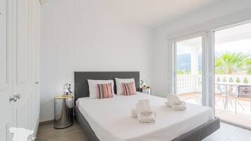 4 bedrooms, free WiFi, bed sheets