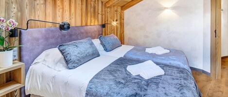 6 chambres, fer et planche à repasser, lit parapluie, Wi-Fi gratuit