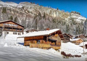 Exterior - 11-person family stay near ski slopes with sauna (Le Grand-Bornand)