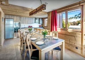 Dining - 11-person family stay near ski slopes with sauna (Le Grand-Bornand)