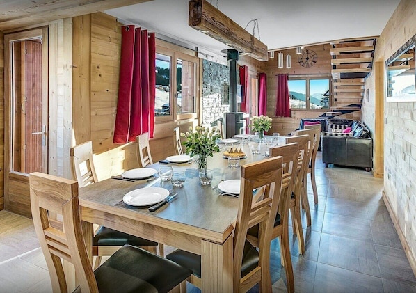 Dining - 11-person family stay near ski slopes with sauna (Le Grand-Bornand)