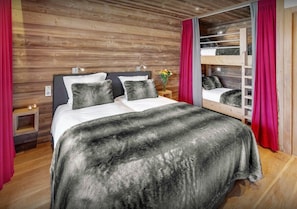 5 bedrooms, iron/ironing board, travel cot, free WiFi
