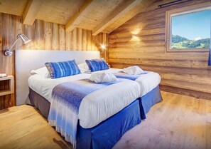 6 chambres, fer et planche à repasser, lit de bébé portatif