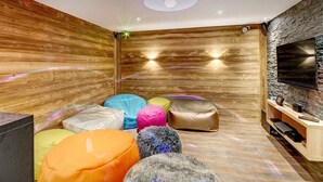 Interior - Luxury chalet with swimming pool and jacuzzi (Manigod)