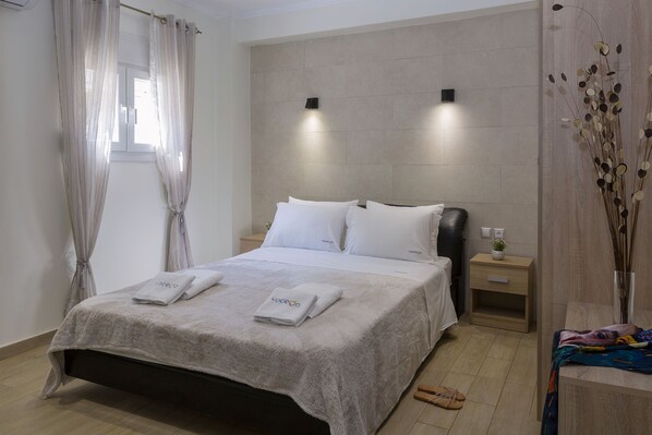 1 bedroom, desk, iron/ironing board, free WiFi - Borts Apartment (Corfu)