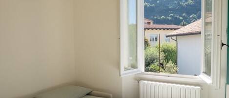 2 Schlafzimmer, Reisekinderbett, kostenloses WLAN, Bettwäsche