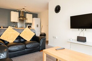 Comfort Apartment | Living area - 2 Bedroom Apartment Warrington (Warrington)