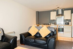 Comfort Apartment | Living area - 2 Bedroom Apartment Warrington (Warrington)