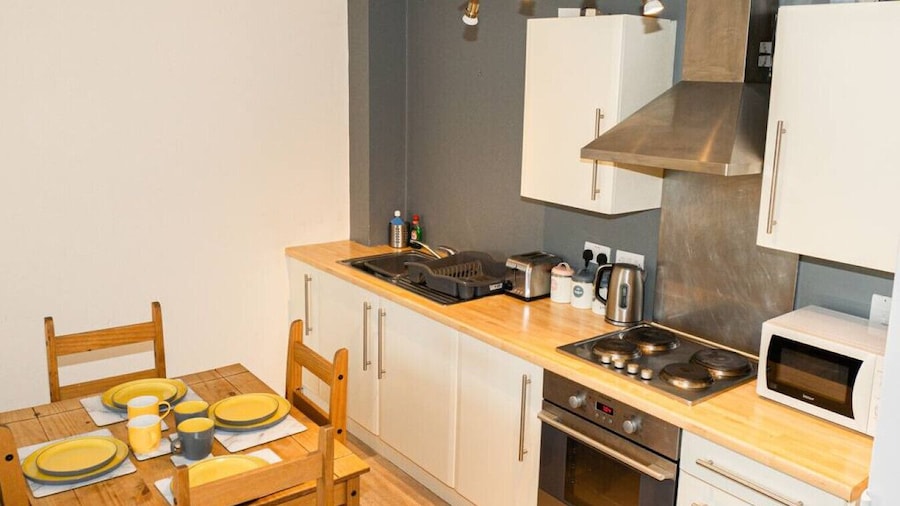 2 Bedroom Apartment Warrington