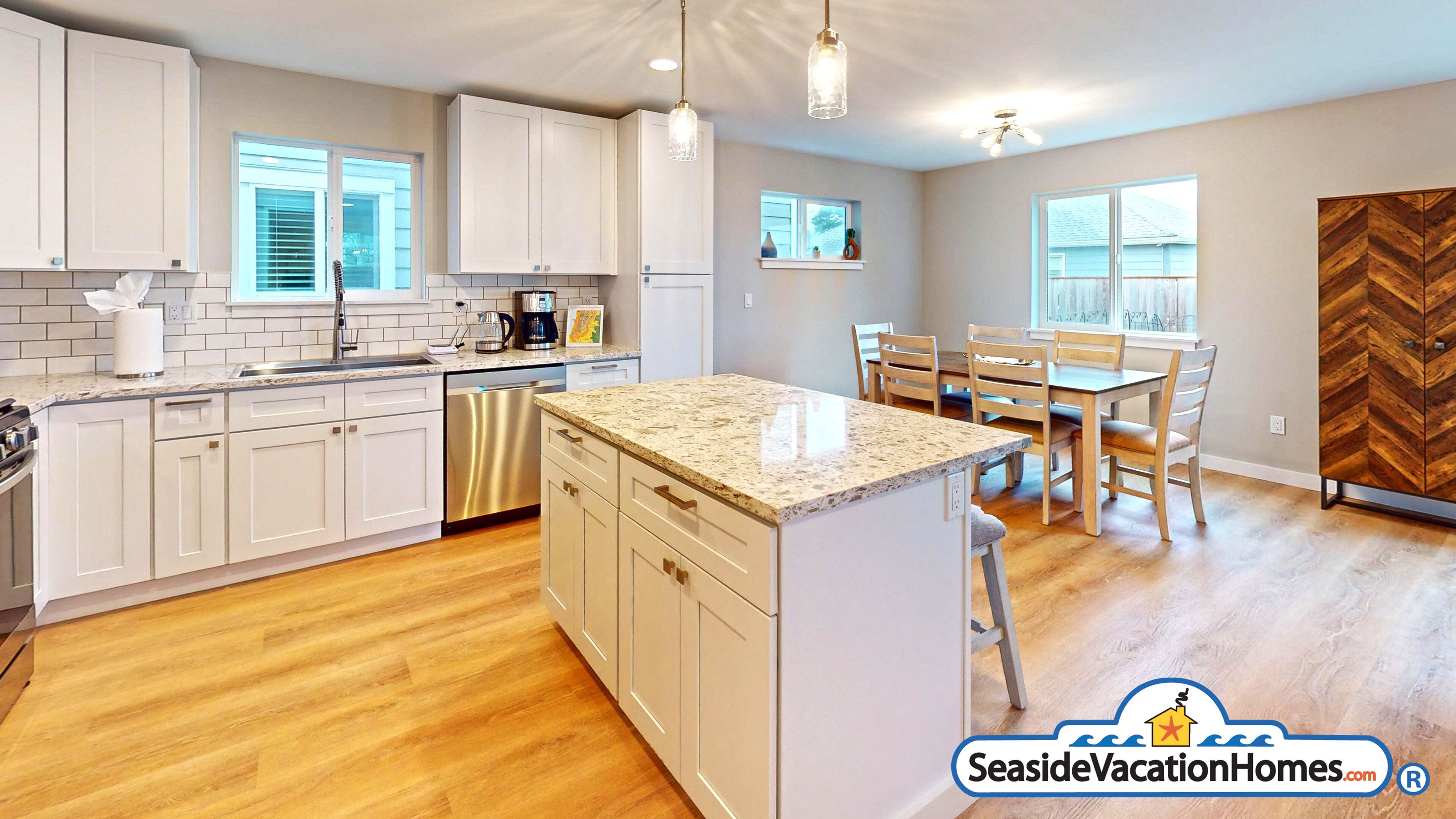 ثلاجة، ميكروويف، فرن، موقد طهي مسطح