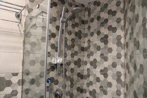 Shower, hair dryer, bidet, towels - Private Rooms Mimmù, your corner of home in the historic center of Naples (Napoli)