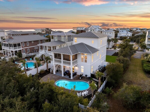 Exterior - Book a Holiday Getaway Today! Private Pool! 4 Adult Bikes! 30A Beaches! (Inlet Beach)