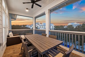 Outdoor dining - Book a Holiday Getaway Today! Private Pool! 4 Adult Bikes! 30A Beaches! (Inlet Beach)